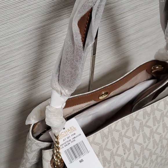 NEW MK SHLDR TOTE - Picture 5 of 5